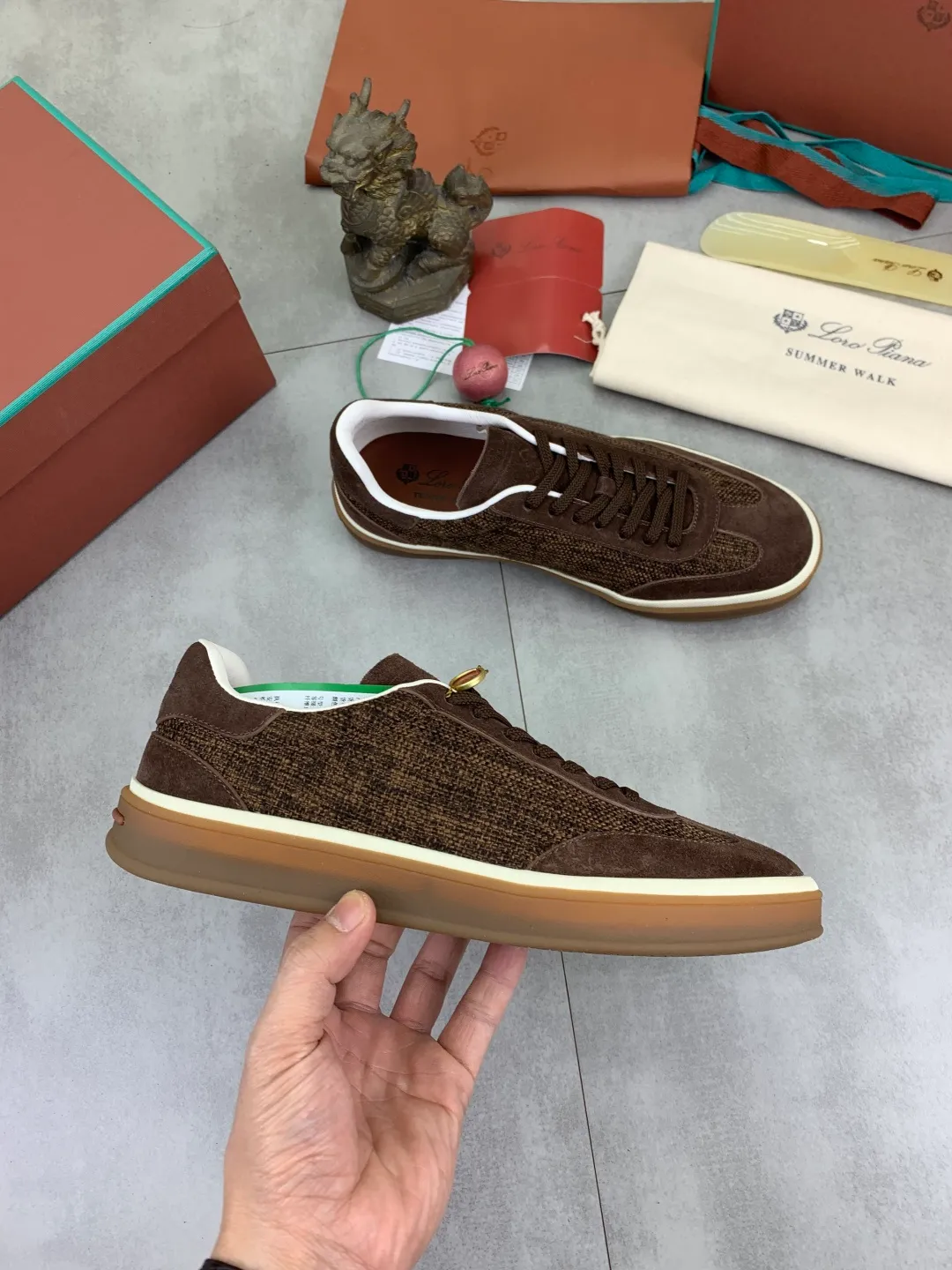 Men's Men's Shoes 💰P560 New Style 💰 The latest casual shoes Loro Piana 💯 Top grade 💯 Buy the original copy 💯 Founded the existing Loro Piana company on April 24, 1924. It is now the sixth generation of family business, providing the best quality products to customers who are discerning about taste and quality. Imported original fly woven fabrics with cowhide fabrics, plain calfskin lining, hand-stitched threads with cowhide feet, original packaging, high-end outsole, size: 38-45 (custom-made for 46), 7️⃣ colors available